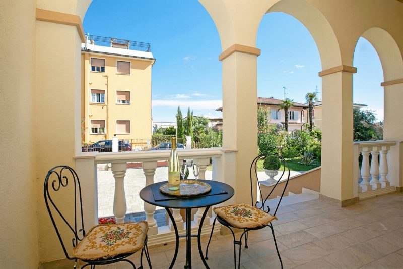 Villa Mimosa Near Desenzano Old Town Apt 1 Parking, A/C, WiFi