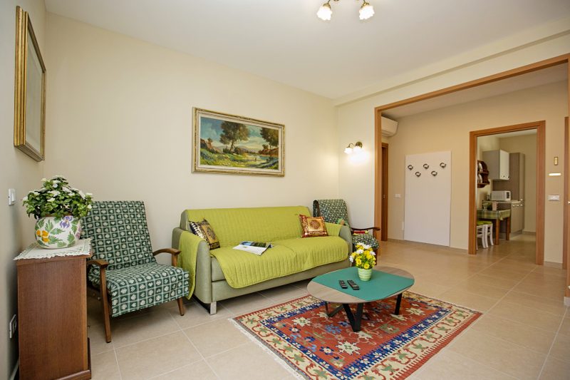 Villa Mimosa Near Desenzano Old Town Apt 2 Parking, A/C, WiFi