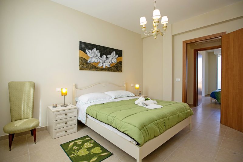 Villa Mimosa Near Desenzano Old Town Apt 2 Parking, A/C, WiFi