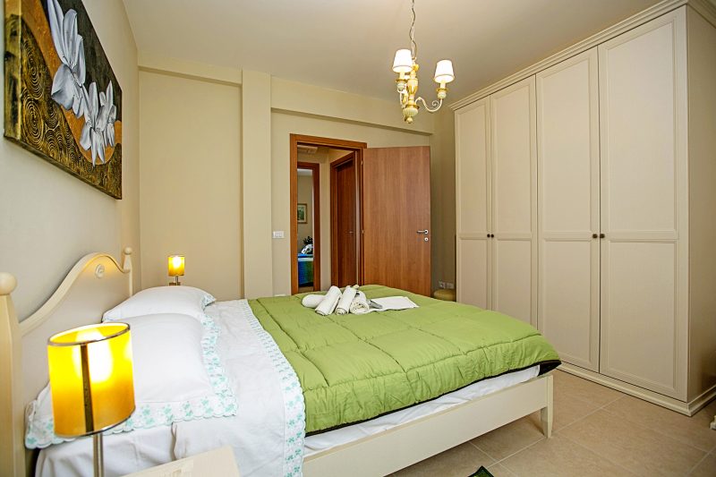 Villa Mimosa Near Desenzano Old Town Apt 2 Parking, A/C, WiFi