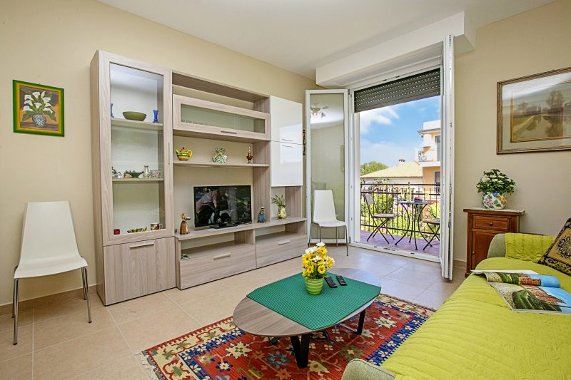 Villa Mimosa Near Desenzano Old Town Apt 2 Parking, A/C, WiFi