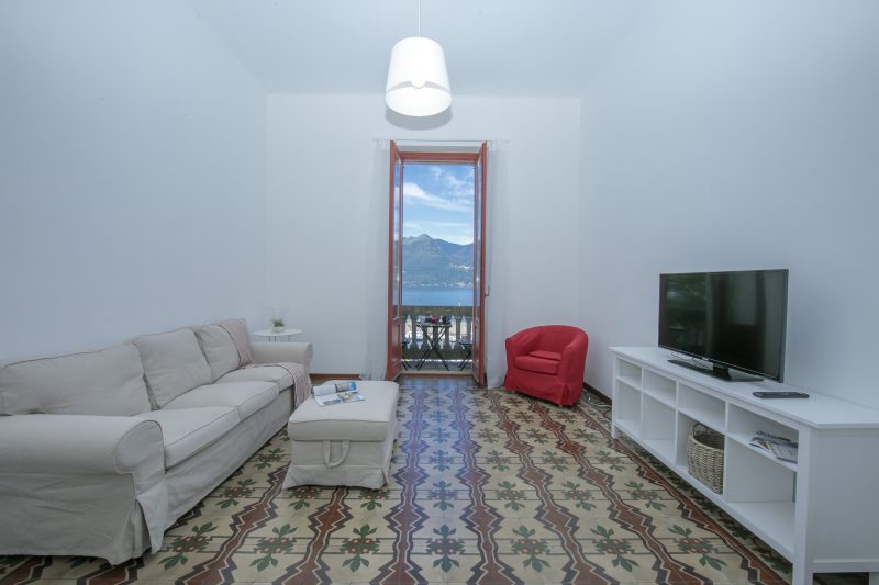 Residenza Oleandro - Lake View Balcony in Luino Center