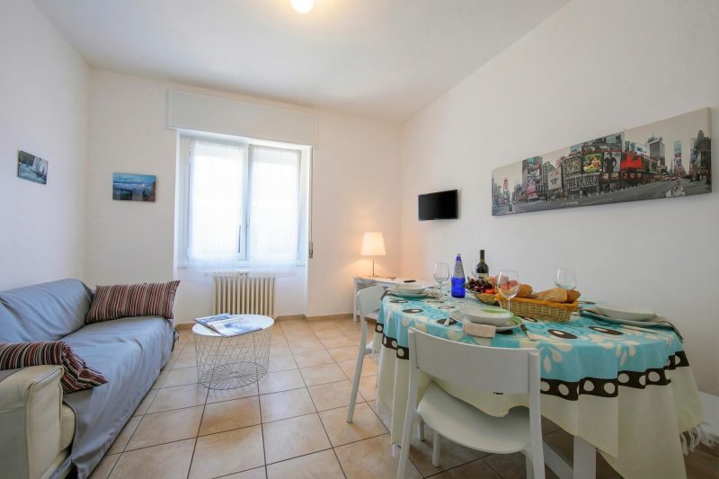 Casa Al Caprifoglio - Ispra Apartment 600m From Beach