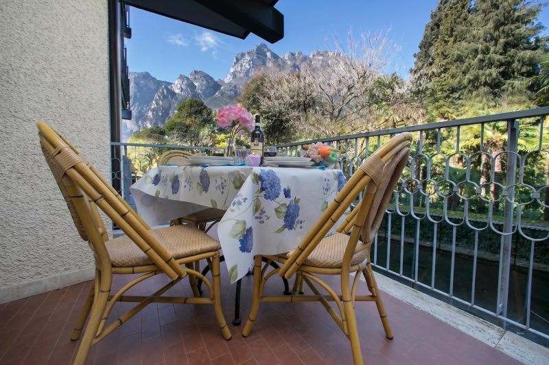 Riva Lago e Spiaggia Apartment with Balcony and Parking