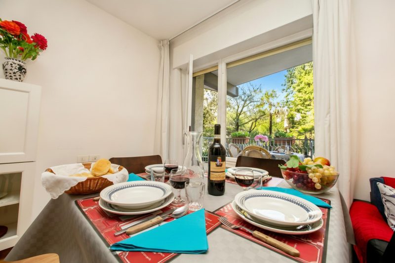 Riva Lago e Spiaggia Apartment with Balcony and Parking