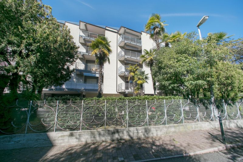 Riva Lago e Spiaggia Apartment with Balcony and Parking