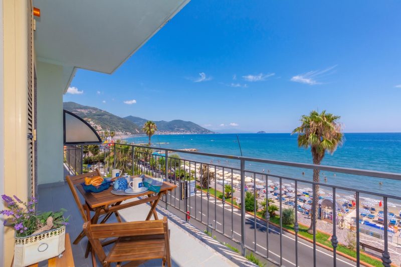 Laigueglia Beach, Seafront Sea-View Balcony