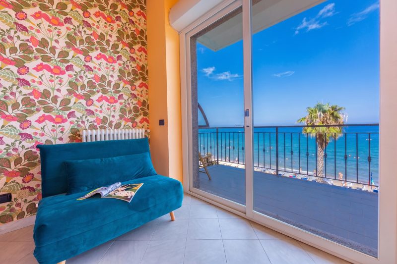 Laigueglia Beach, Seafront Sea-View Balcony