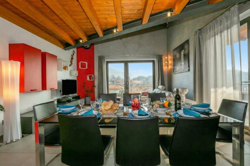 Villa Laura Private Pool and Garden near Lake Maggiore for 9