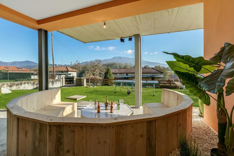 Villa Laura Private Pool and Garden near Lake Maggiore for 9
