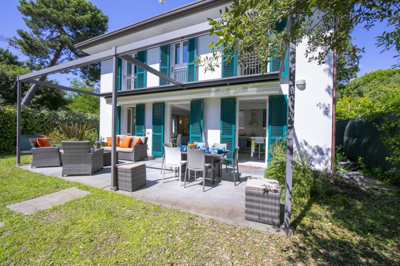 Villa Victor 100m from sea