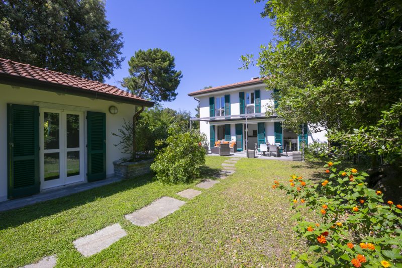 Villa Victor 100m from sea