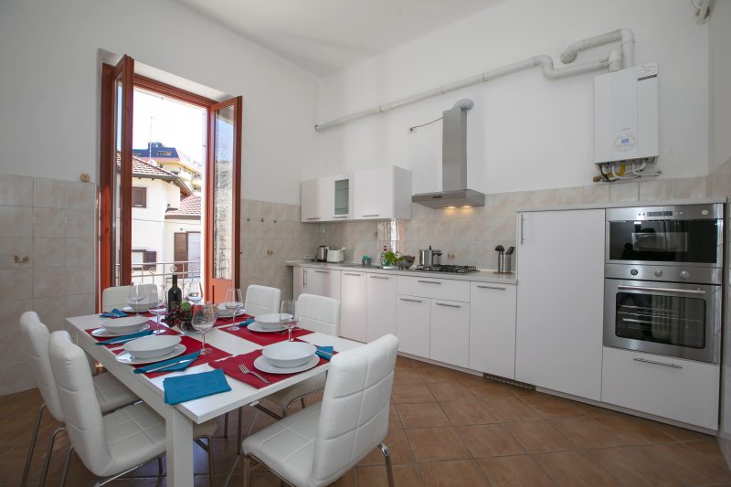 Residenza Gardenia - Lake View Balcony Apartment in Luino Center