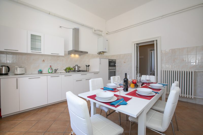 Residenza Gardenia - Lake View Balcony Apartment in Luino Center