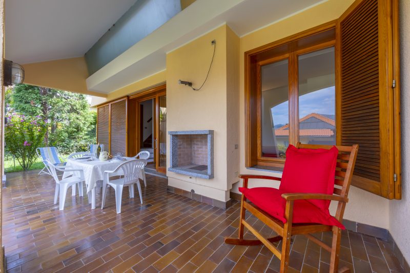Sunset in Ranco: Lakeview Townhouse with Private Garden