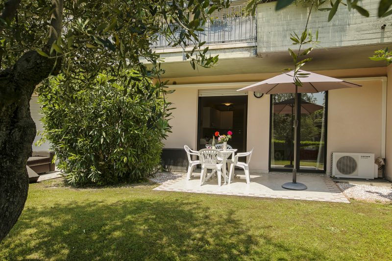 Casa Kristall Lago - Walk to Lake 1BR Apt. 2 Pools, Sleeps 4