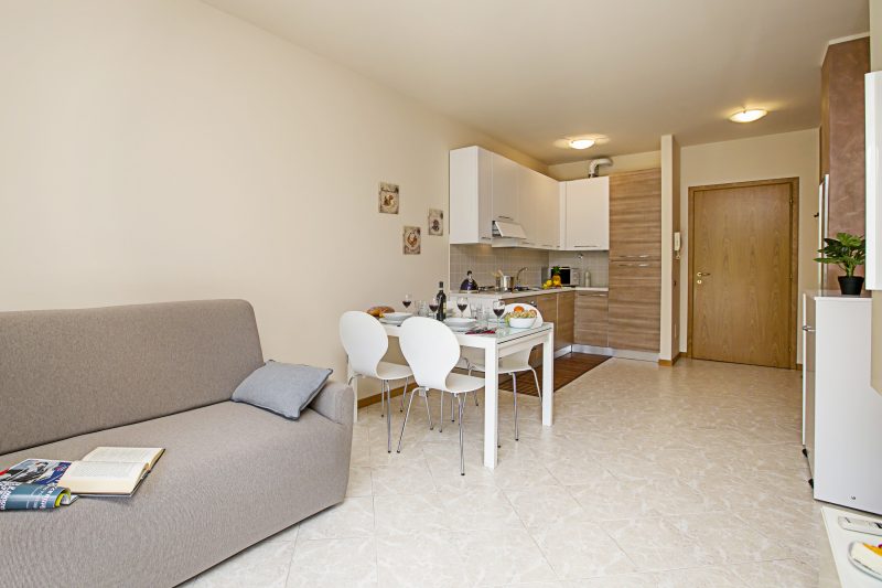 Casa Kristall Lago - Walk to Lake 1BR Apt. 2 Pools, Sleeps 4