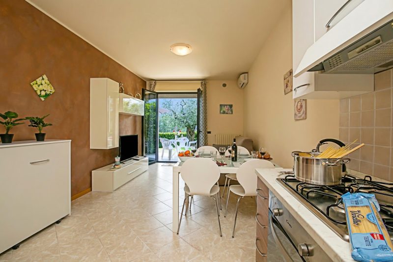 Casa Kristall Lago - Walk to Lake 1BR Apt. 2 Pools, Sleeps 4
