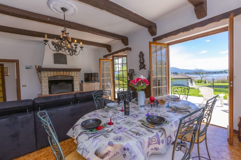 Villa Martine Au Bord Du Lac with Garden