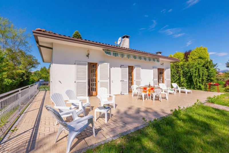 Villa Martine Au Bord Du Lac with Garden