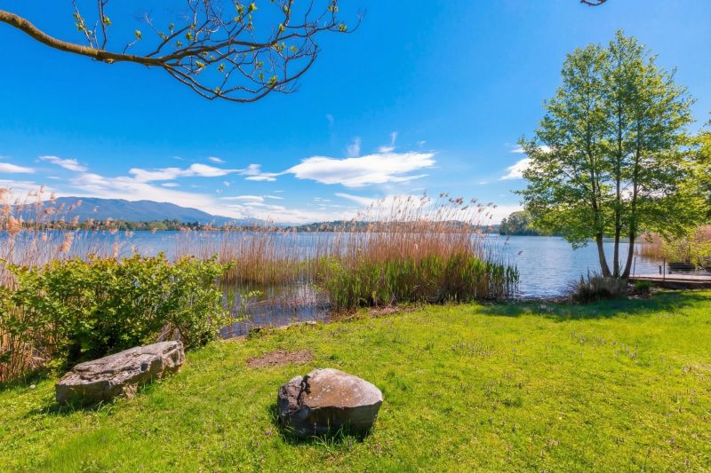 Villa Martine Au Bord Du Lac with Garden
