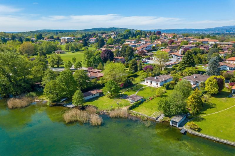 Villa Martine Au Bord Du Lac with Garden