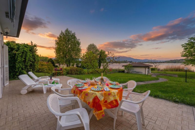Villa Martine Au Bord Du Lac with Garden