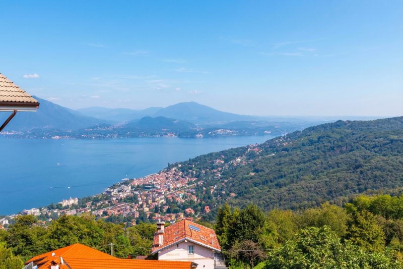 Nicoletta's Lake View with Balcony in Stresa