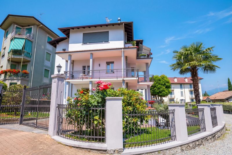 Residenza La Terrazza di Dante: 2BR Apartment with Sunny Terrace