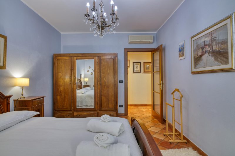La Casetta Sull'Albero - with Balcony, Garden & Parking