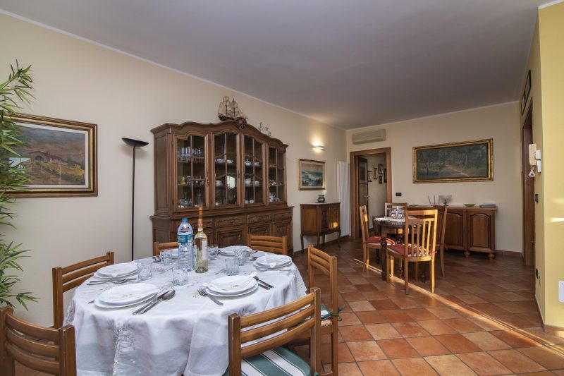 La Casetta Sull'Albero - with Balcony, Garden & Parking