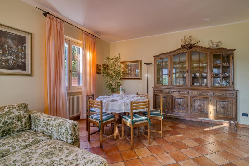 La Casetta Sull'Albero - with Balcony, Garden & Parking