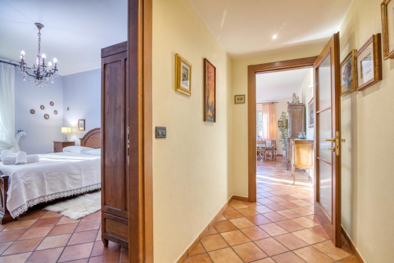 La Casetta Sull'Albero - with Balcony, Garden & Parking