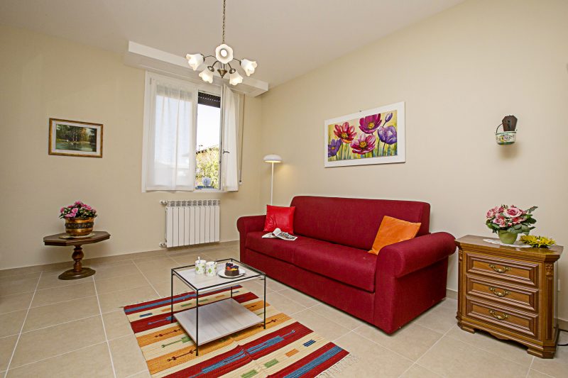 Villa Mimosa Near Desenzano Old Town Apt 4 Parking, A/C, WiFi