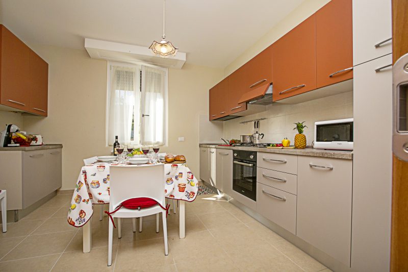 Villa Mimosa Near Desenzano Old Town Apt 4 Parking, A/C, WiFi