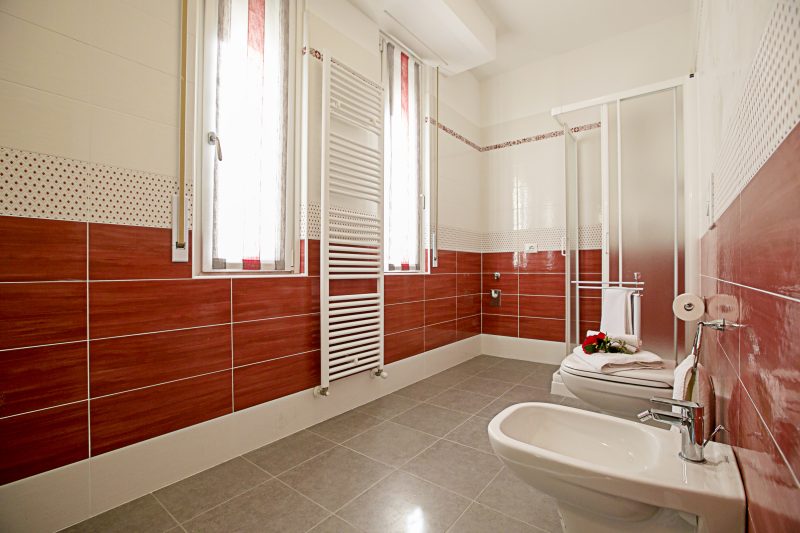 Villa Mimosa Near Desenzano Old Town Apt 4 Parking, A/C, WiFi