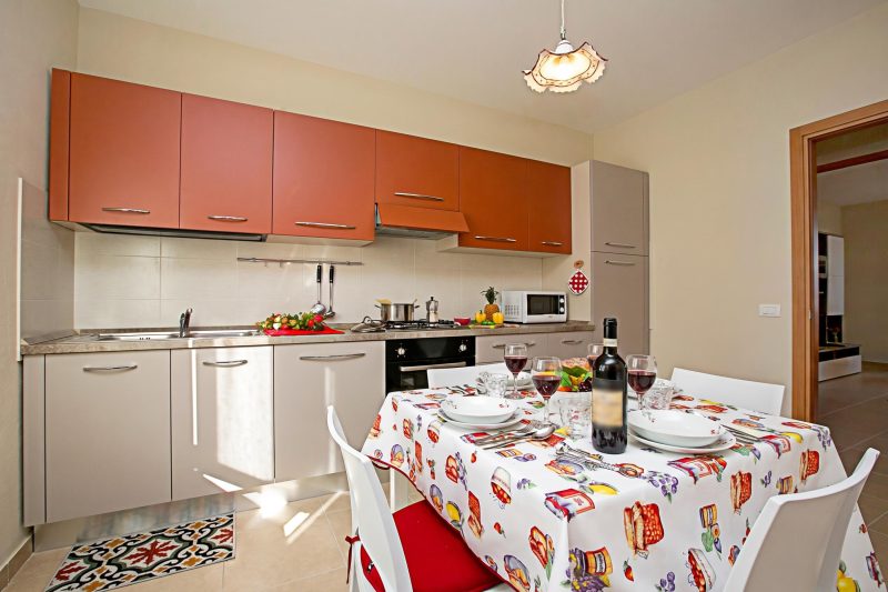 Villa Mimosa Near Desenzano Old Town Apt 4 Parking, A/C, WiFi