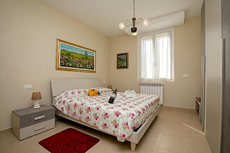 Villa Mimosa Near Desenzano Old Town Apt 4 Parking, A/C, WiFi