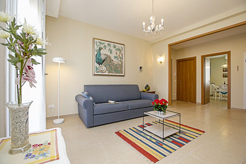 Villa Mimosa Near Desenzano Old Town Apt 5 Parking, A/C, WiFi