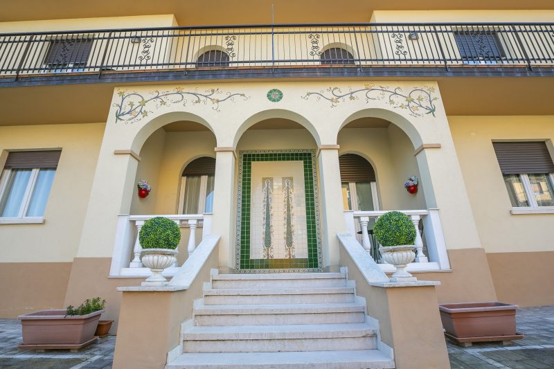 Villa Mimosa Near Desenzano Old Town Apt 5 Parking, A/C, WiFi