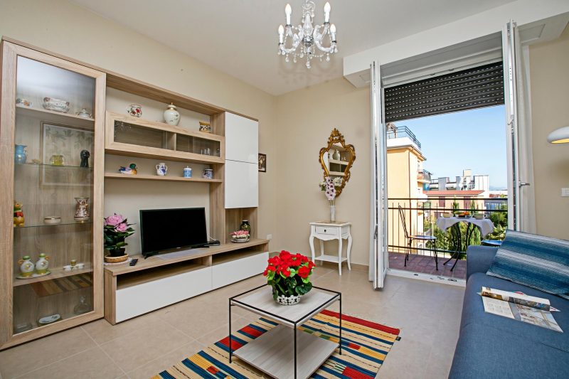 Villa Mimosa Near Desenzano Old Town Apt 5 Parking, A/C, WiFi