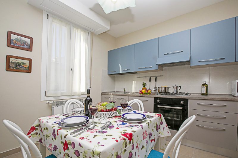 Villa Mimosa Near Desenzano Old Town Apt 5 Parking, A/C, WiFi