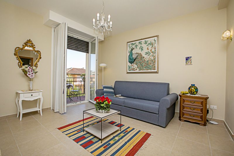 Villa Mimosa Near Desenzano Old Town Apt 5 Parking, A/C, WiFi