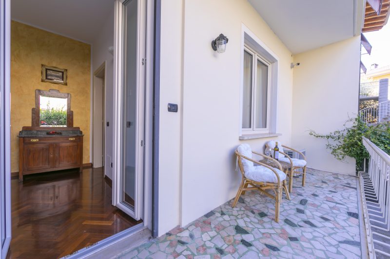 La Maison Fleurie Appt Girasole 2BR Terrace + Free Parking