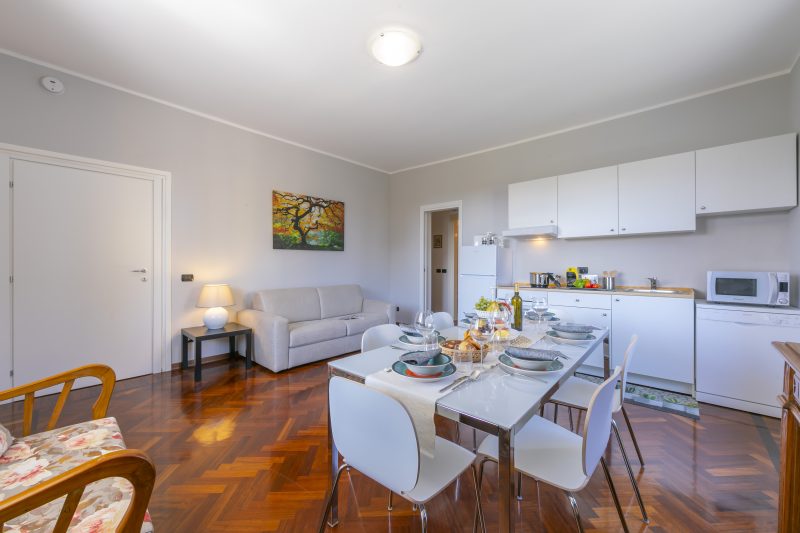La Maison Fleurie Appt Girasole 2BR Terrace + Free Parking