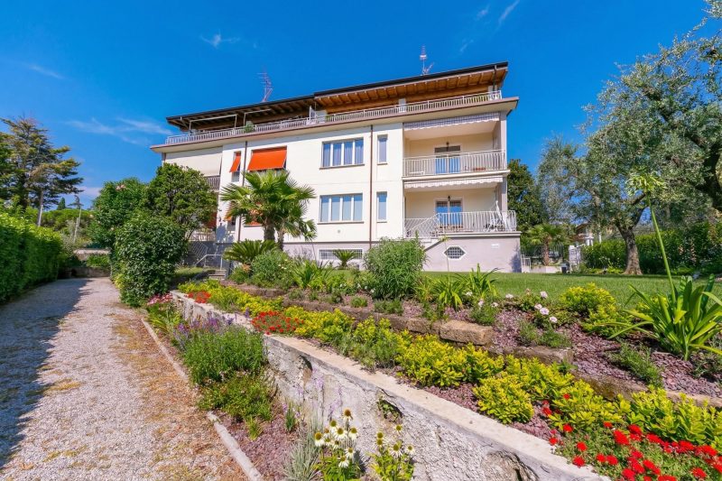 La Maison Fleurie Appt Girasole 2BR Terrace + Free Parking
