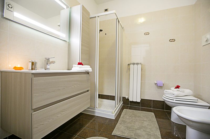 Borgo Degli Ulivi - 200m to the Lake with Shared Pool