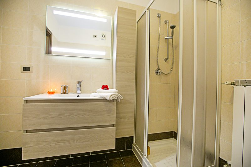 Borgo Degli Ulivi - 200m to the Lake with Shared Pool