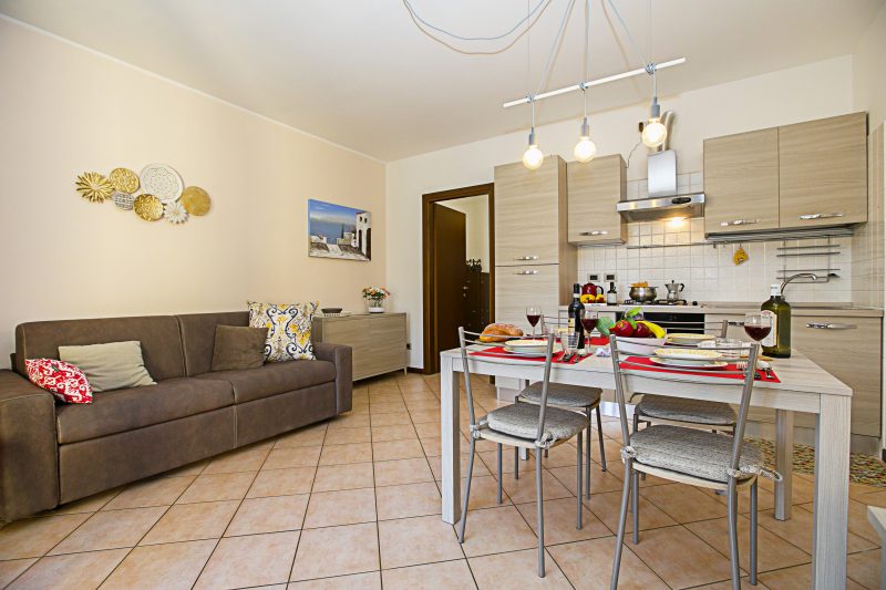 Borgo Degli Ulivi - 200m to the Lake with Shared Pool