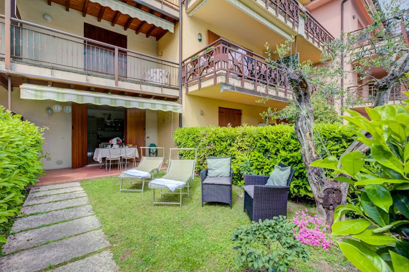 Borgo Degli Ulivi - 200m to the Lake with Shared Pool
